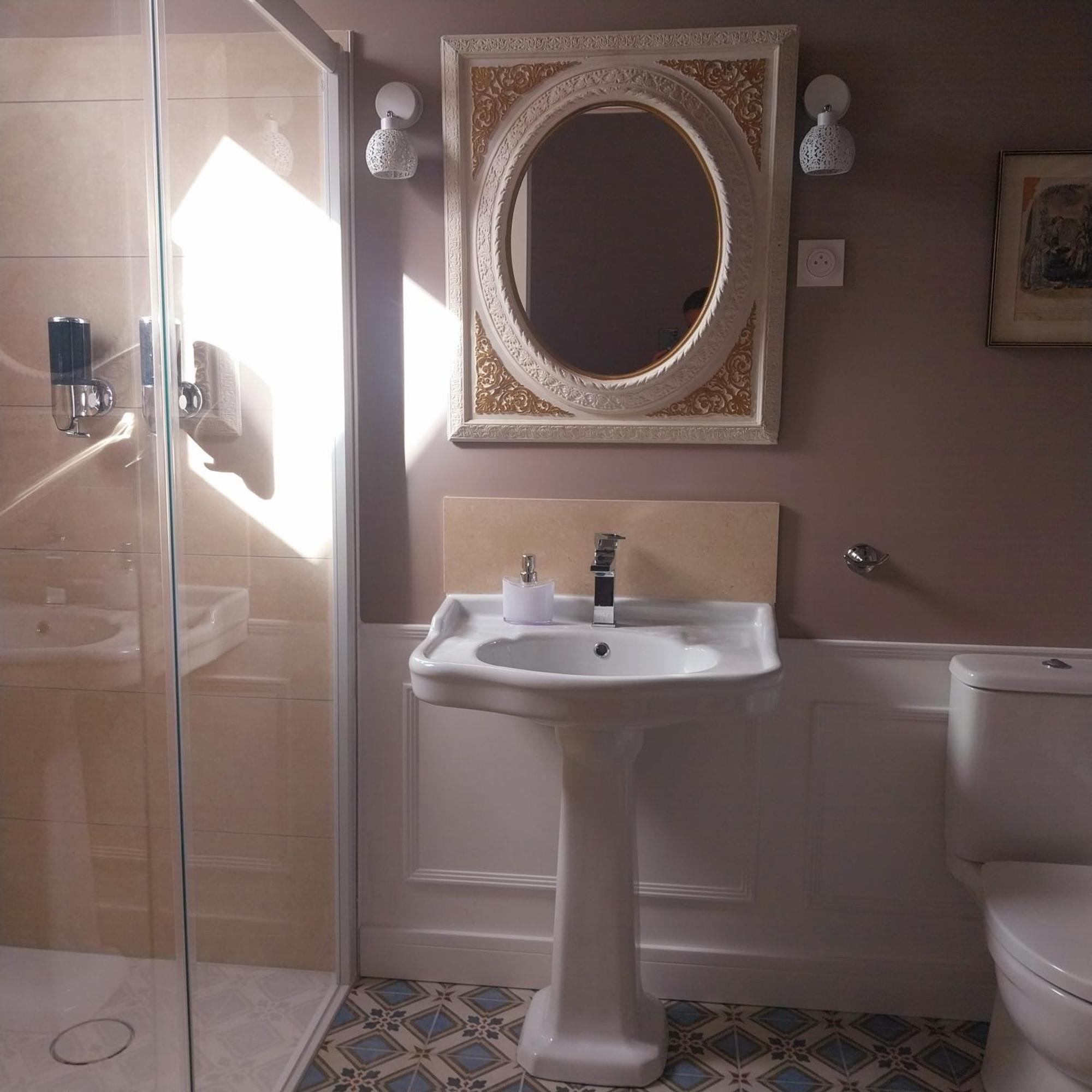 فندق Le Griffon 1855 Saint-Laurent-Des-Autels المظهر الخارجي الصورة