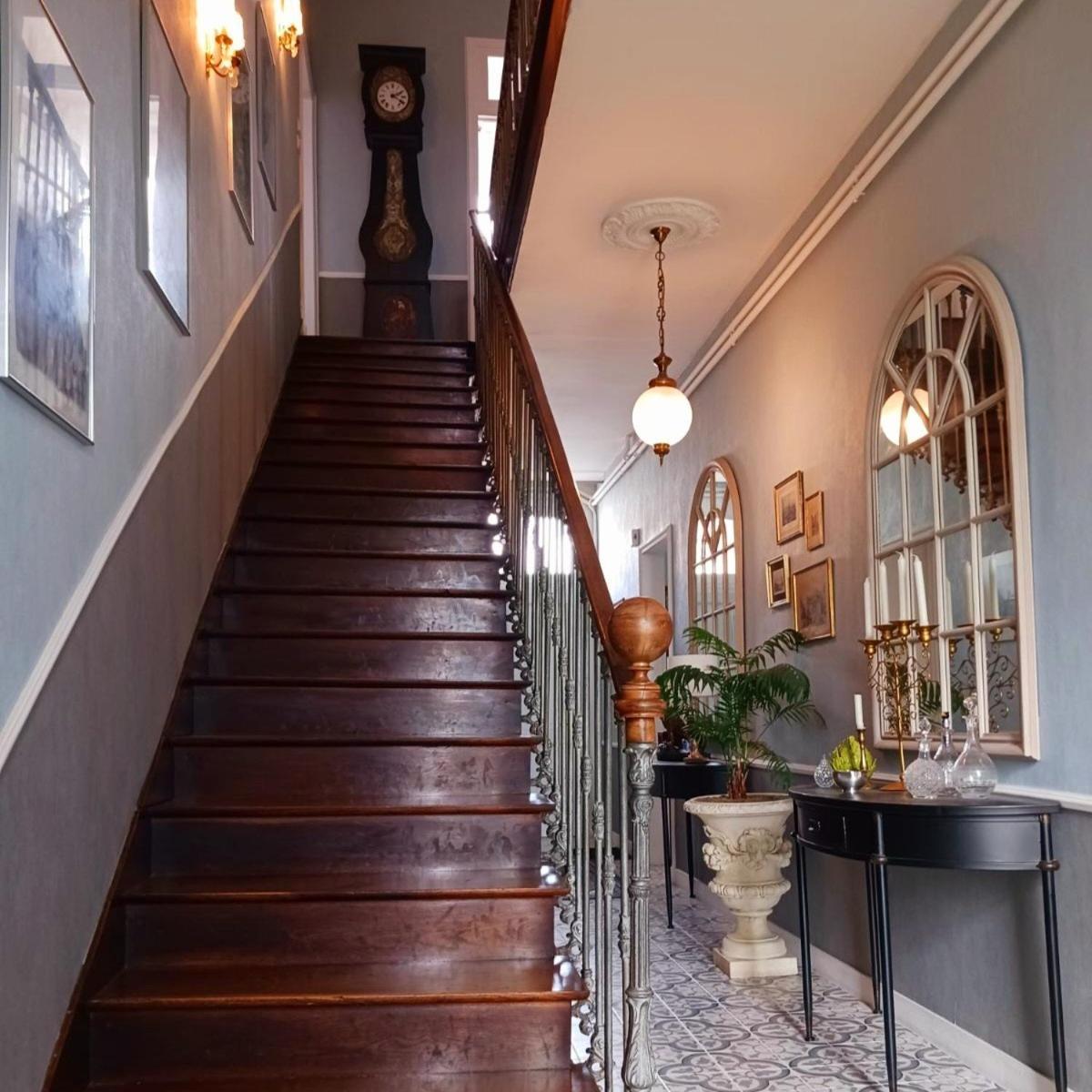 فندق Le Griffon 1855 Saint-Laurent-Des-Autels المظهر الخارجي الصورة