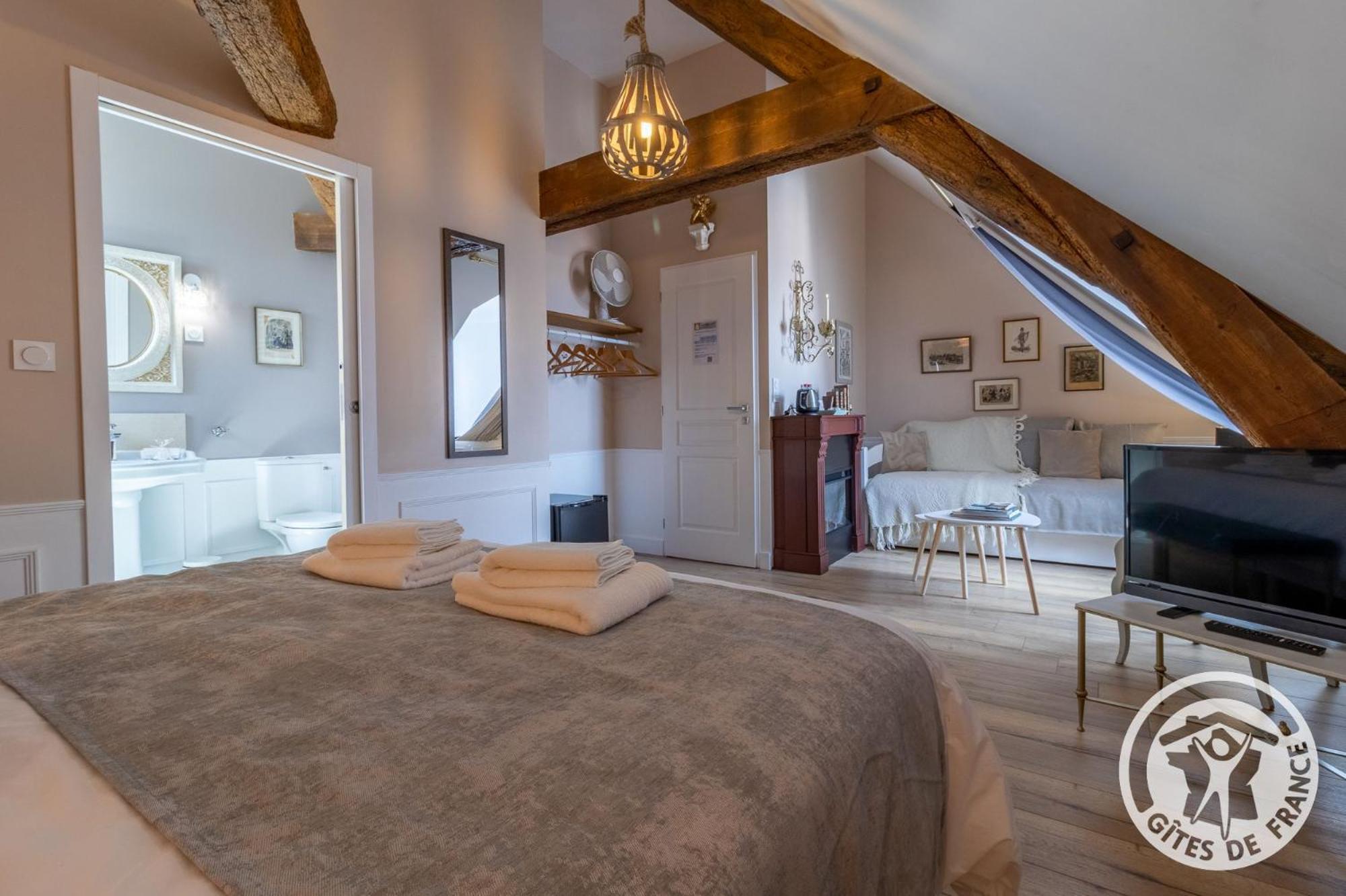 فندق Le Griffon 1855 Saint-Laurent-Des-Autels المظهر الخارجي الصورة
